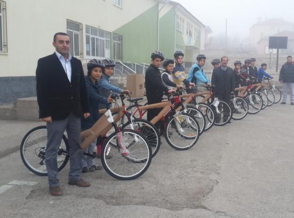 "Okullarda Fiziksel Aktivitenin Arttırılması" İşbirliği Protokolü kapsamında okulumuzda bisiklet dağıtımı gerçekleştirildi.